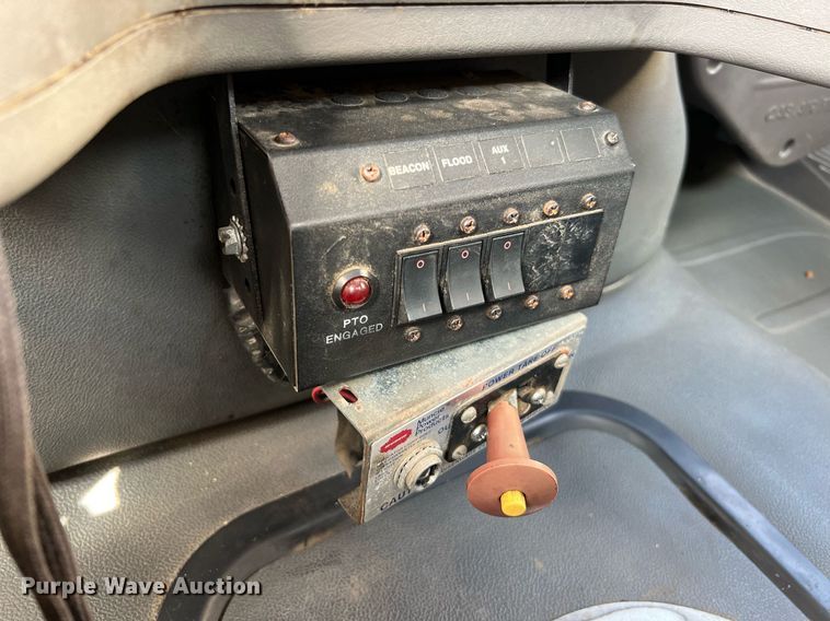 image for item DQ2254 2007 Freightliner Business Class M2  rollback truck