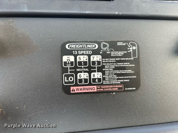 image for item DQ2254 2007 Freightliner Business Class M2  rollback truck