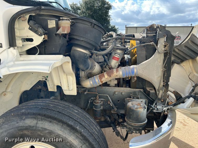 image for item DQ2254 2007 Freightliner Business Class M2  rollback truck