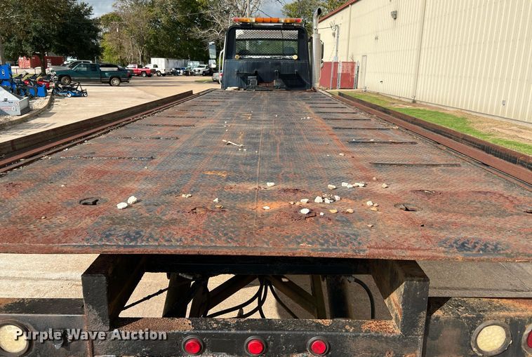 image for item DQ2254 2007 Freightliner Business Class M2  rollback truck