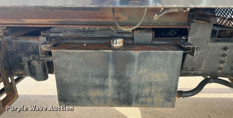 image for item DQ2254 2007 Freightliner Business Class M2  rollback truck