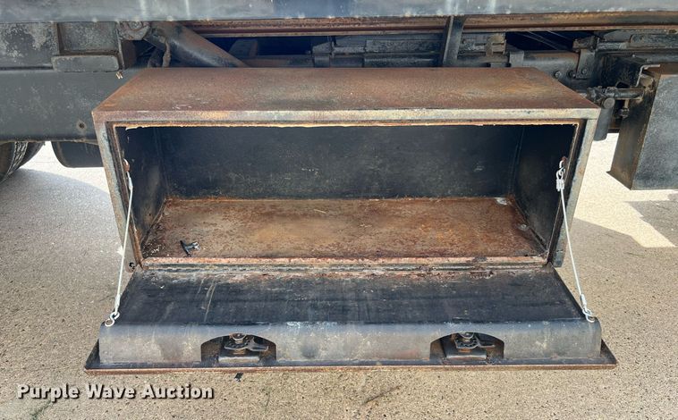 image for item DQ2254 2007 Freightliner Business Class M2  rollback truck