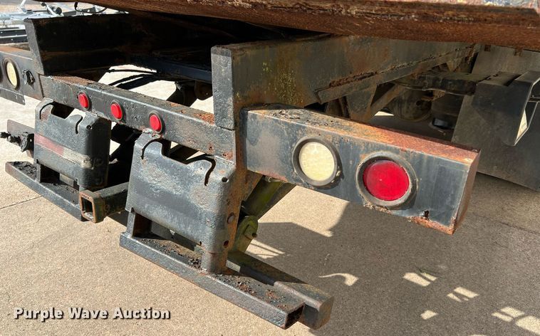 image for item DQ2254 2007 Freightliner Business Class M2  rollback truck