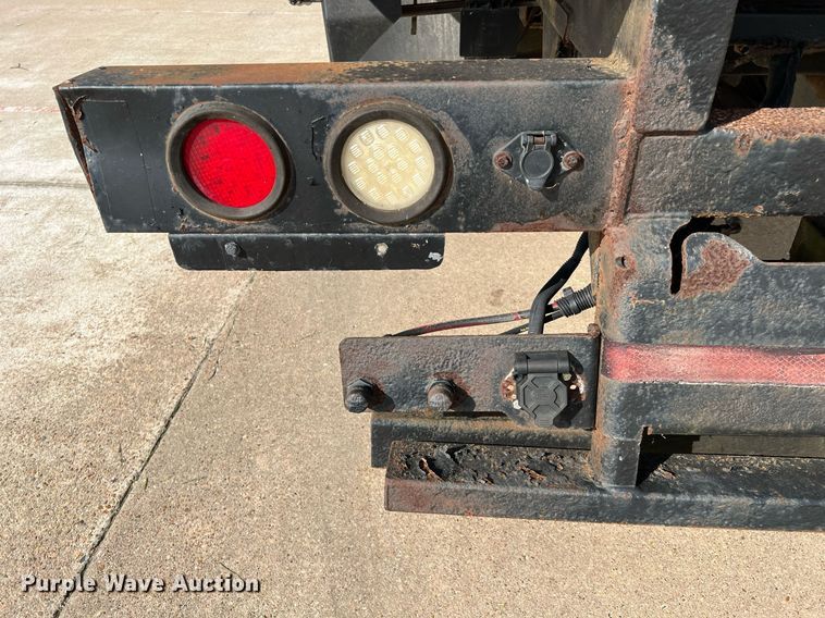 image for item DQ2254 2007 Freightliner Business Class M2  rollback truck