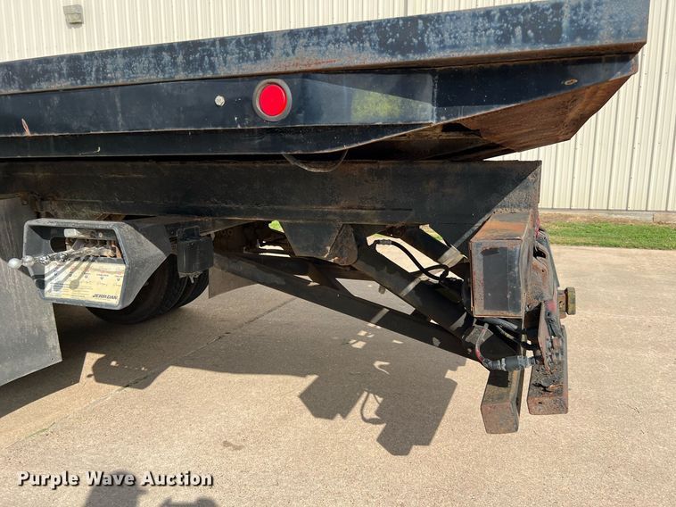 image for item DQ2254 2007 Freightliner Business Class M2  rollback truck