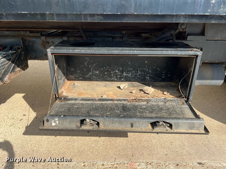 image for item DQ2254 2007 Freightliner Business Class M2  rollback truck