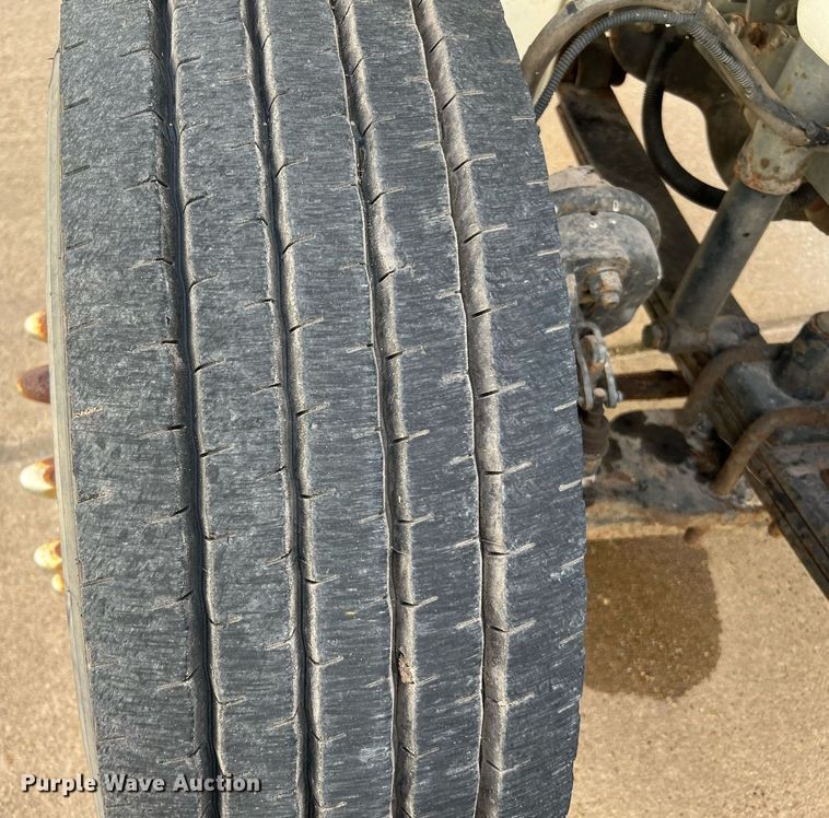 image for item DQ2254 2007 Freightliner Business Class M2  rollback truck