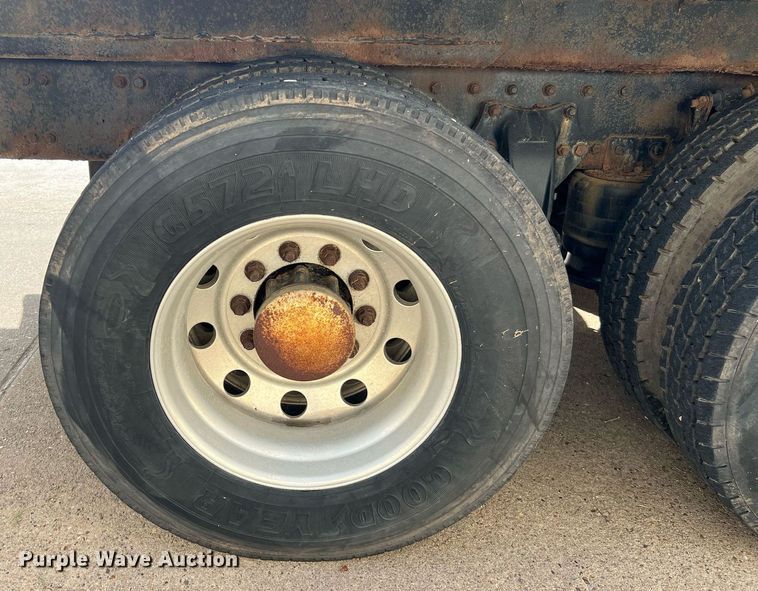 image for item DQ2254 2007 Freightliner Business Class M2  rollback truck