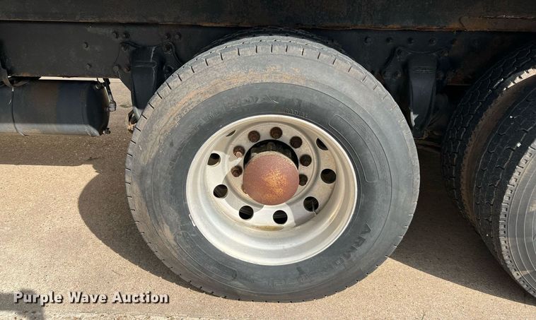 image for item DQ2254 2007 Freightliner Business Class M2  rollback truck