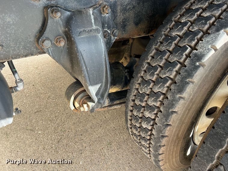 image for item DQ2254 2007 Freightliner Business Class M2  rollback truck