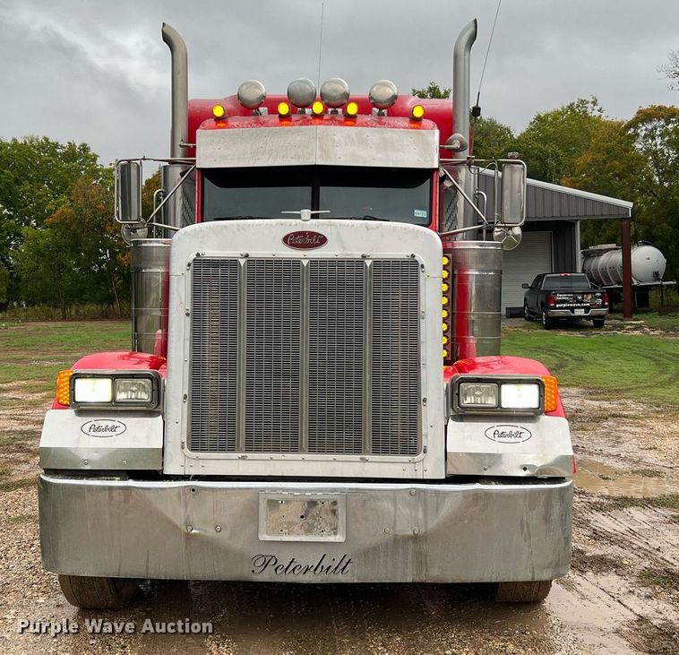 image for item DQ2255 2004 Peterbilt 379  semi truck