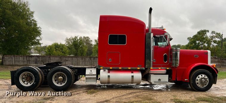 image for item DQ2255 2004 Peterbilt 379  semi truck