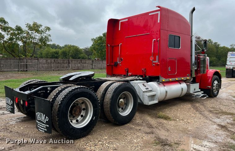 image for item DQ2255 2004 Peterbilt 379  semi truck