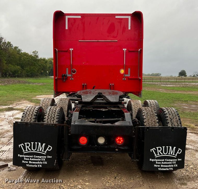 image for item DQ2255 2004 Peterbilt 379  semi truck