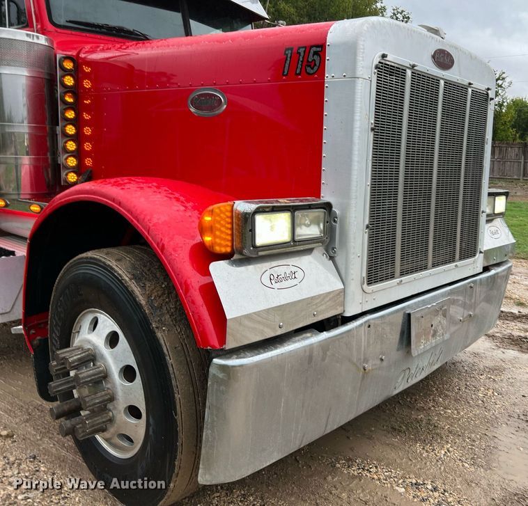 image for item DQ2255 2004 Peterbilt 379  semi truck