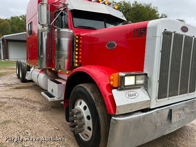 image for item DQ2255 2004 Peterbilt 379  semi truck
