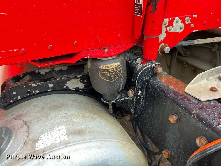 image for item DQ2255 2004 Peterbilt 379  semi truck