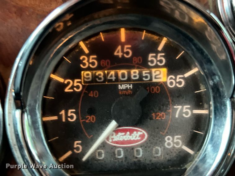 image for item DQ2255 2004 Peterbilt 379  semi truck