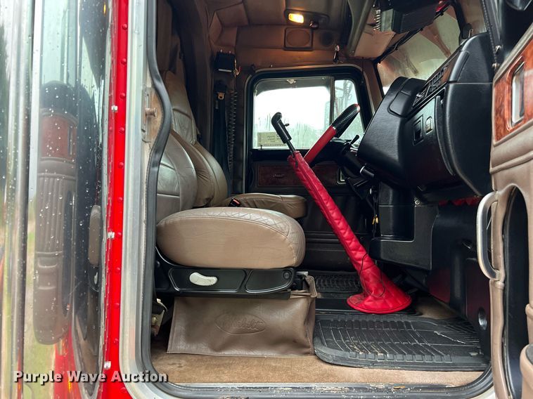 image for item DQ2255 2004 Peterbilt 379  semi truck