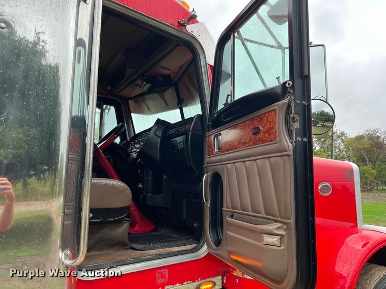 image for item DQ2255 2004 Peterbilt 379  semi truck
