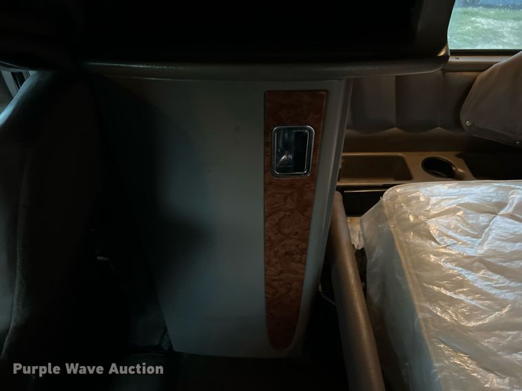 image for item DQ2255 2004 Peterbilt 379  semi truck