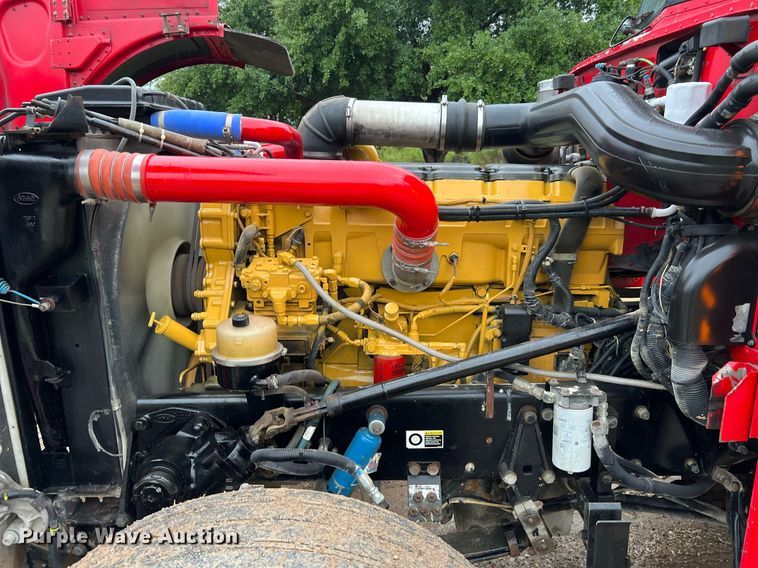 image for item DQ2255 2004 Peterbilt 379  semi truck