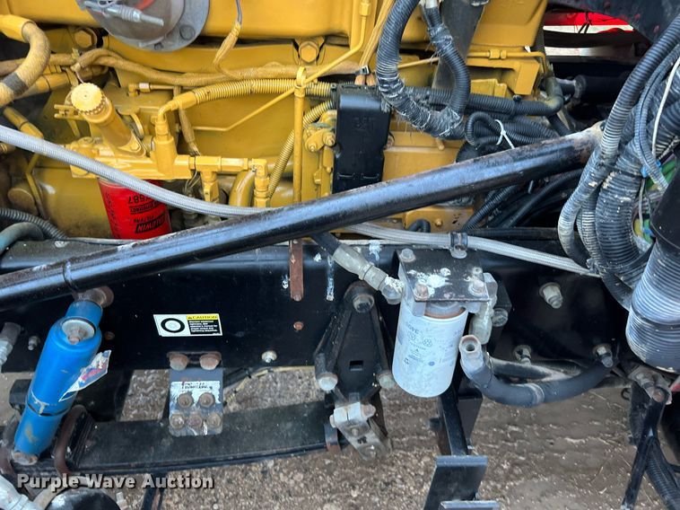 image for item DQ2255 2004 Peterbilt 379  semi truck