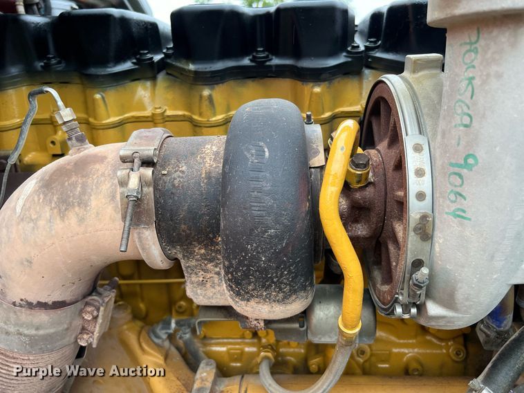 image for item DQ2255 2004 Peterbilt 379  semi truck