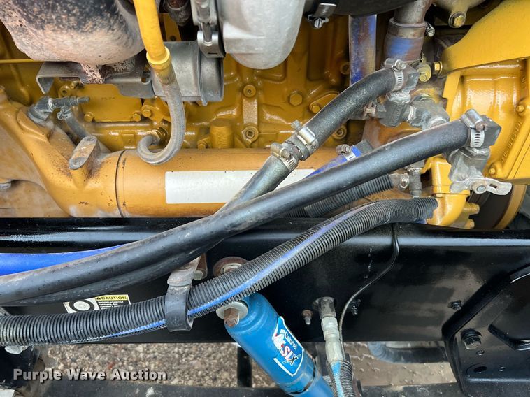 image for item DQ2255 2004 Peterbilt 379  semi truck