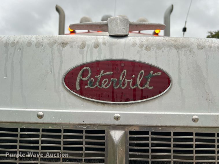 image for item DQ2255 2004 Peterbilt 379  semi truck