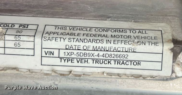 image for item DQ2255 2004 Peterbilt 379  semi truck