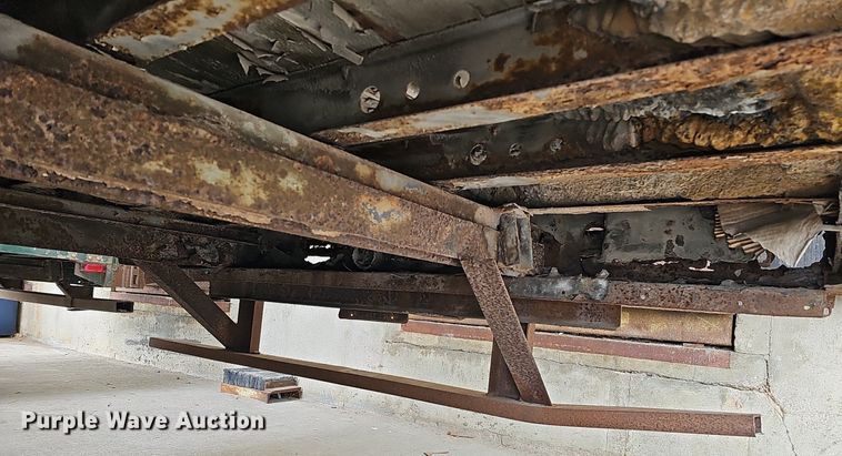 image for item DS5667 1986 Great Dane 7730TDAR1-F 48  dry van trailer