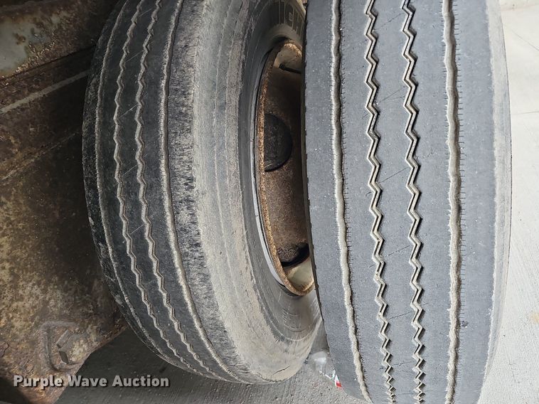 image for item DS5667 1986 Great Dane 7730TDAR1-F 48  dry van trailer