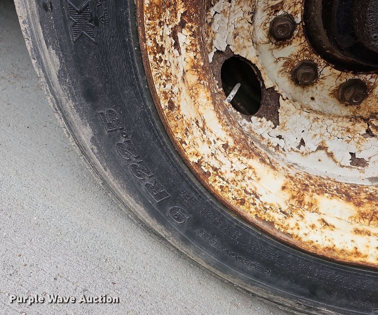 image for item DS5667 1986 Great Dane 7730TDAR1-F 48  dry van trailer