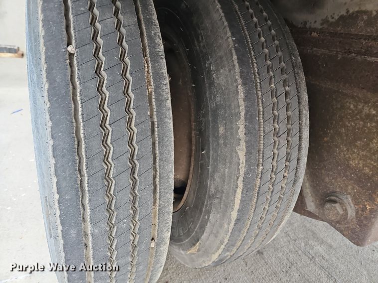 image for item DS5667 1986 Great Dane 7730TDAR1-F 48  dry van trailer