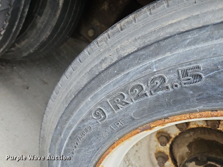 image for item DS5667 1986 Great Dane 7730TDAR1-F 48  dry van trailer