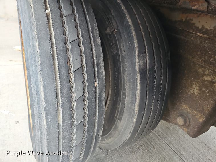 image for item DS5667 1986 Great Dane 7730TDAR1-F 48  dry van trailer