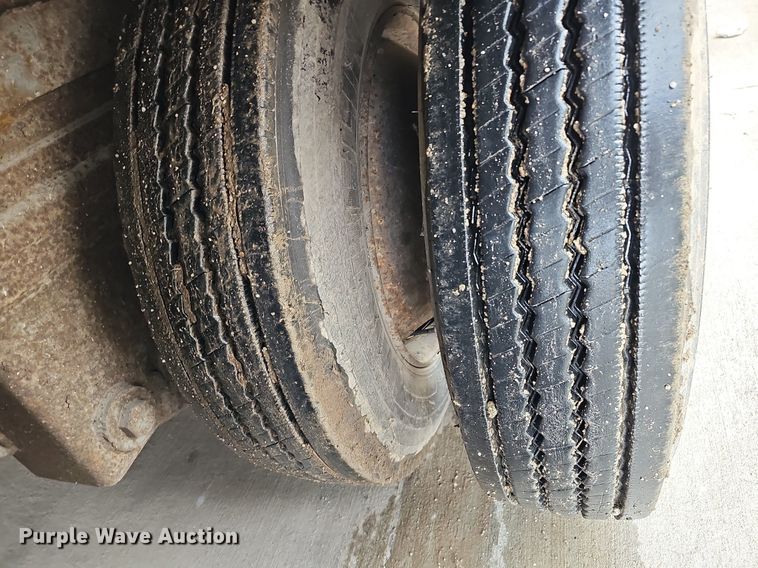 image for item DS5668 1988 Great Dane 7731TDAR 48  dry van trailer