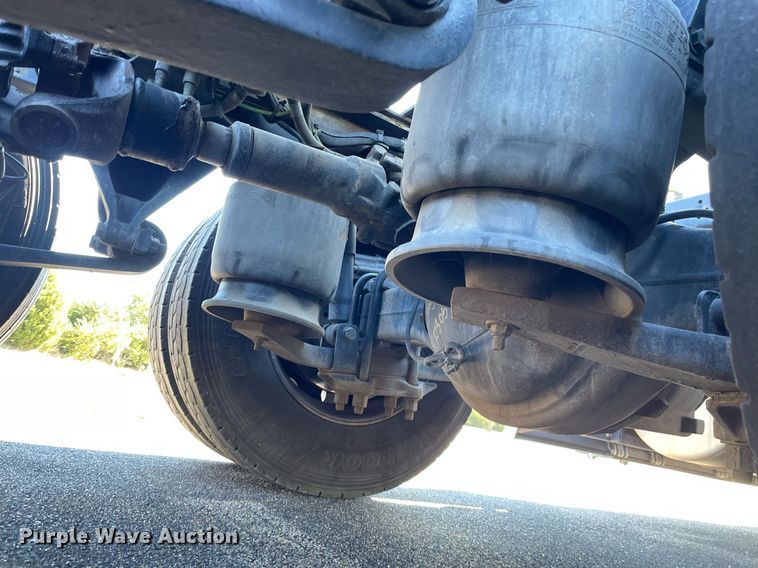 image for item GG9759 2015 Freightliner Cascadia Evolution 125  semi truck