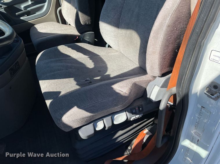 image for item GG9759 2015 Freightliner Cascadia Evolution 125  semi truck