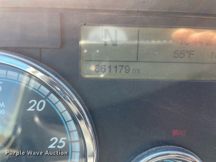 image for item GG9759 2015 Freightliner Cascadia Evolution 125  semi truck