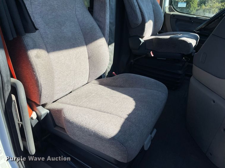 image for item GG9759 2015 Freightliner Cascadia Evolution 125  semi truck