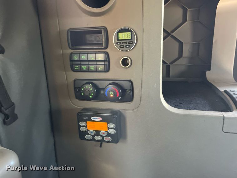 image for item GG9759 2015 Freightliner Cascadia Evolution 125  semi truck