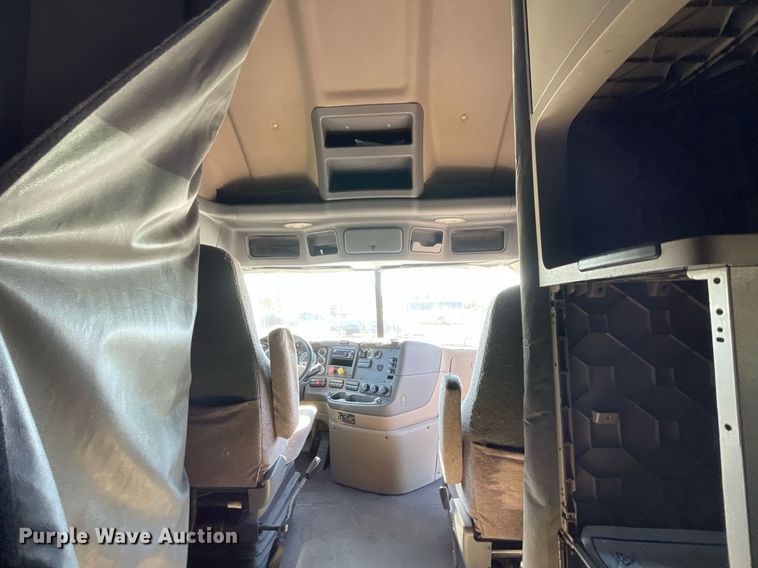 image for item GG9759 2015 Freightliner Cascadia Evolution 125  semi truck