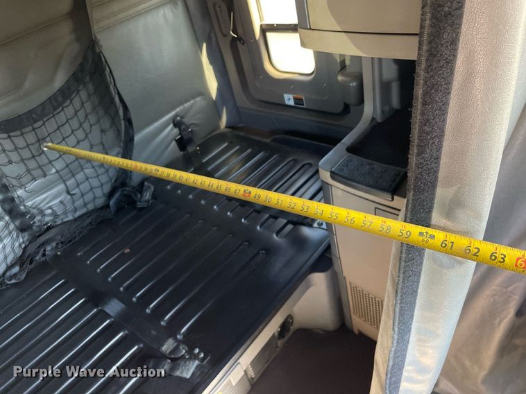 image for item GG9759 2015 Freightliner Cascadia Evolution 125  semi truck