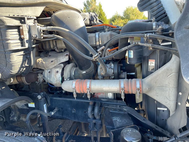 image for item GG9759 2015 Freightliner Cascadia Evolution 125  semi truck