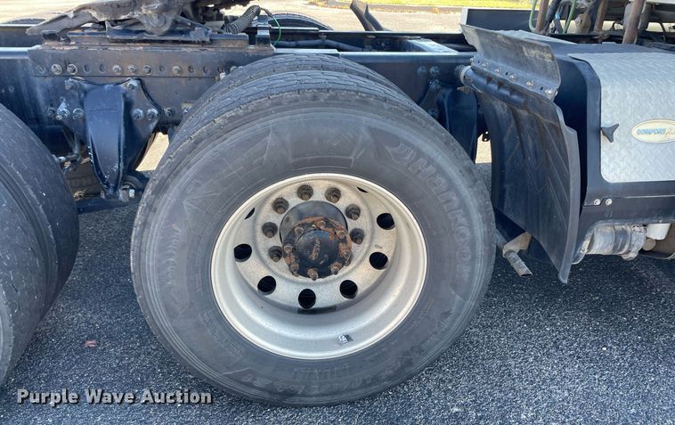 image for item GG9759 2015 Freightliner Cascadia Evolution 125  semi truck