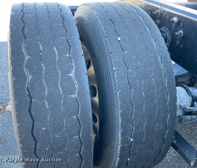 image for item GG9759 2015 Freightliner Cascadia Evolution 125  semi truck