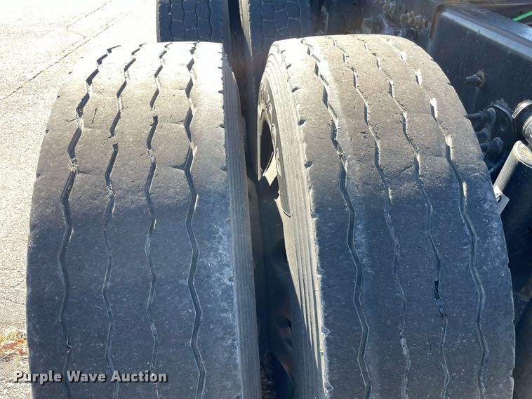 image for item GG9759 2015 Freightliner Cascadia Evolution 125  semi truck