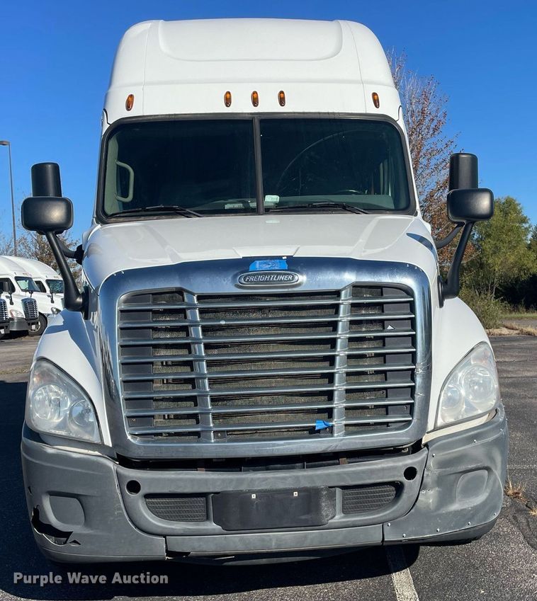 image for item GG9760 2016 Freightliner Cascadia Evolution 125  semi truck